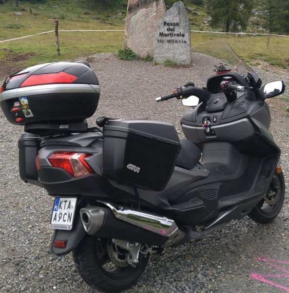 Przełęcz Mortirolo 1852 m.~2.jpg