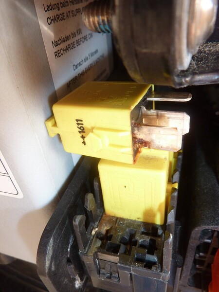 BMW przekaźnik 1.jpg