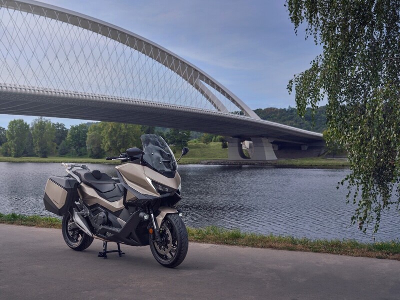 493077_25YM_Honda_Forza_750.jpg