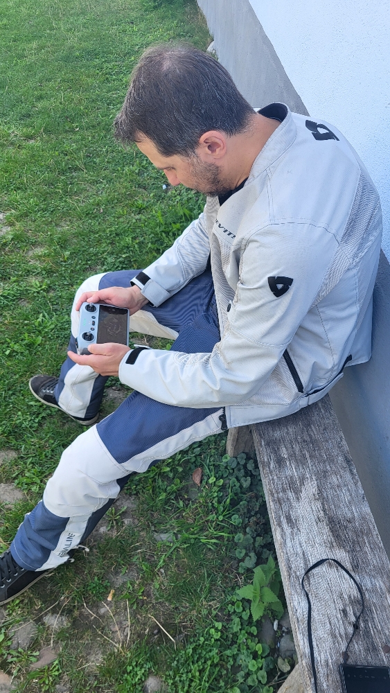 b5ef9ea93d1329ee9752100bf2edaa21.jpg
