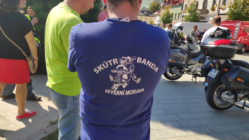 3f27e6d49195e17b4af2d35365e96234.jpg